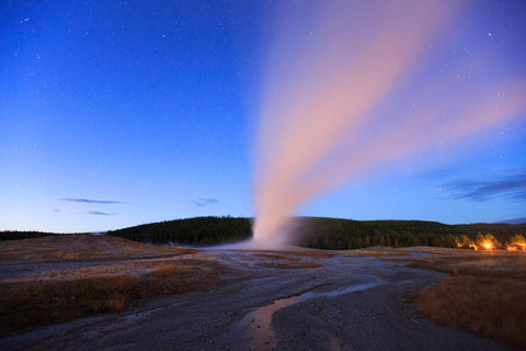 Yellowstone Old Faithful -  Jason Savage - McGaw Graphics